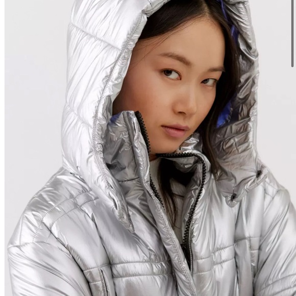Urban Outfitters Silver Puffer Jacket - Picture 4 of 5